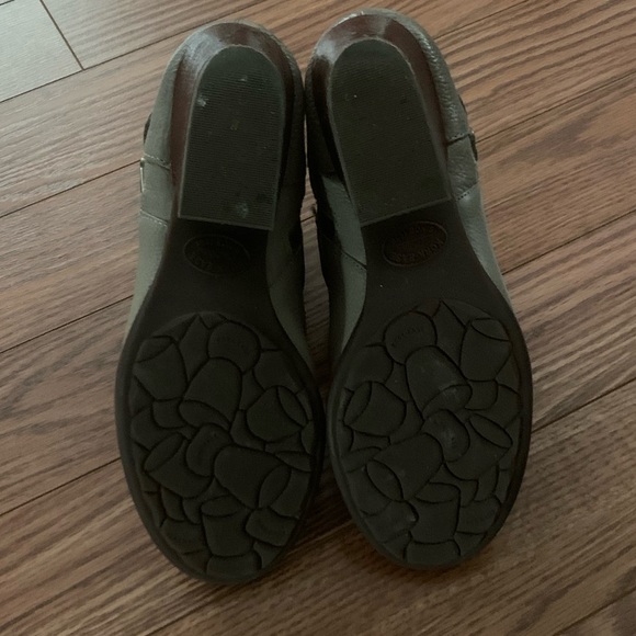 Greige Kork-Ease Booties - Picture 5 of 7